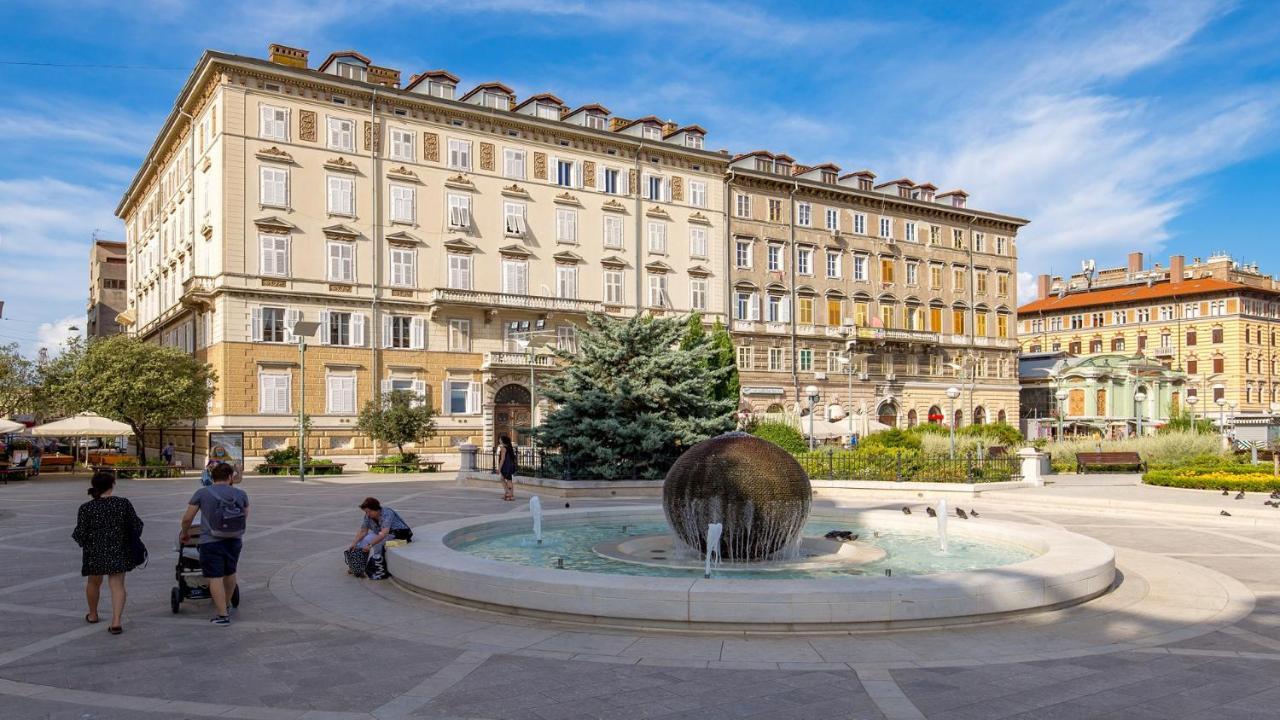 Apartments Art Teatro Rijeka Luaran gambar