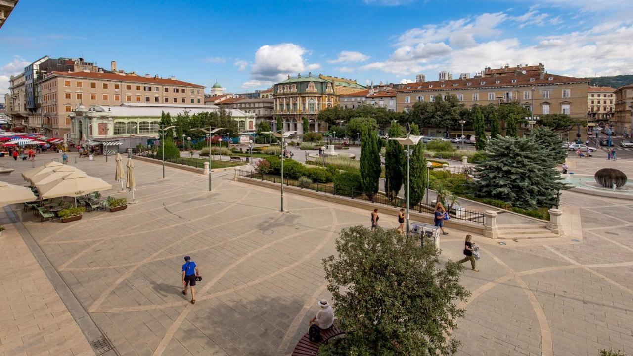 Apartments Art Teatro Rijeka Luaran gambar